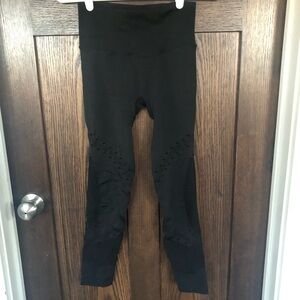 Victoria’s Secret cut out leggings - small